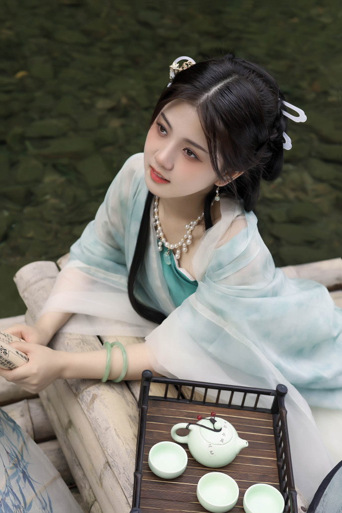 间谍过家家代号：白 海报